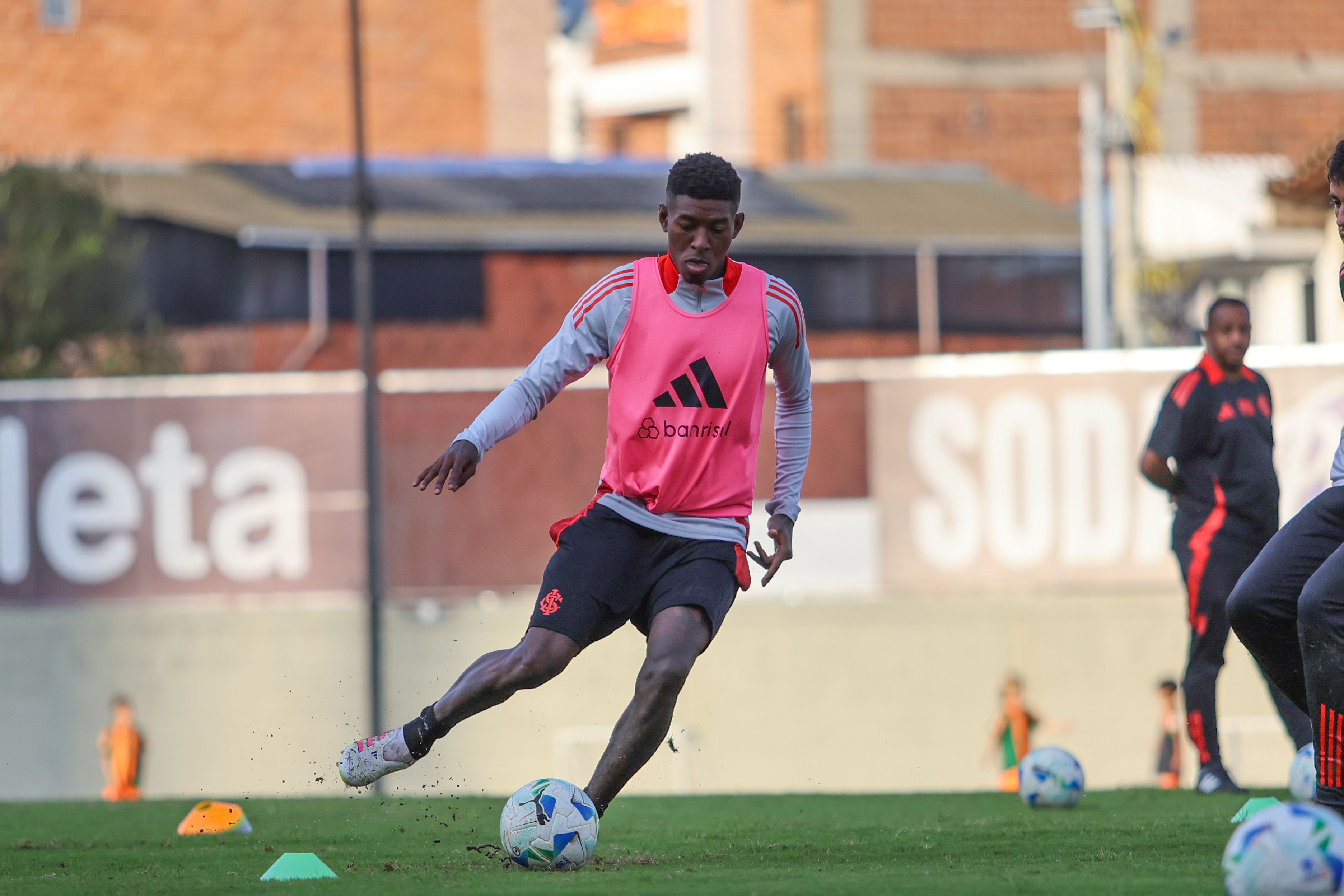 Na Colômbia, Colorado finaliza preparação
