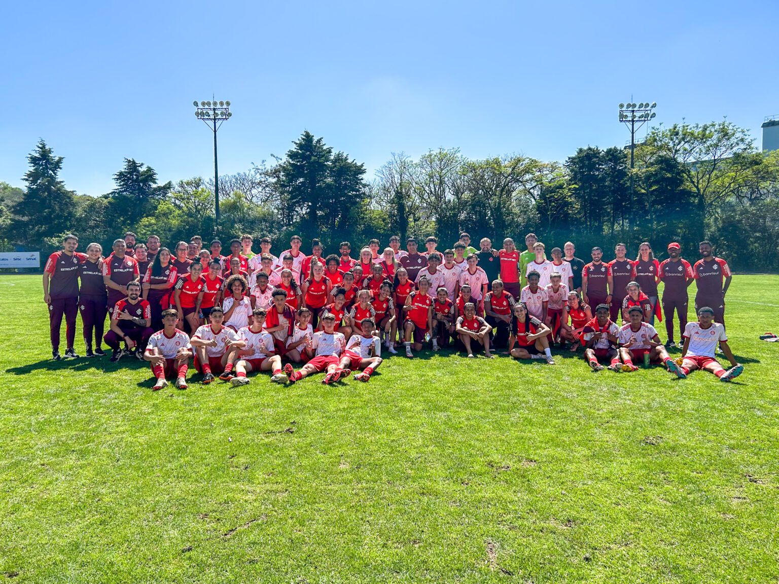 Gurias Coloradas e Celeiro de Ases Sub-14 realizam amistoso no Sesc Protásio