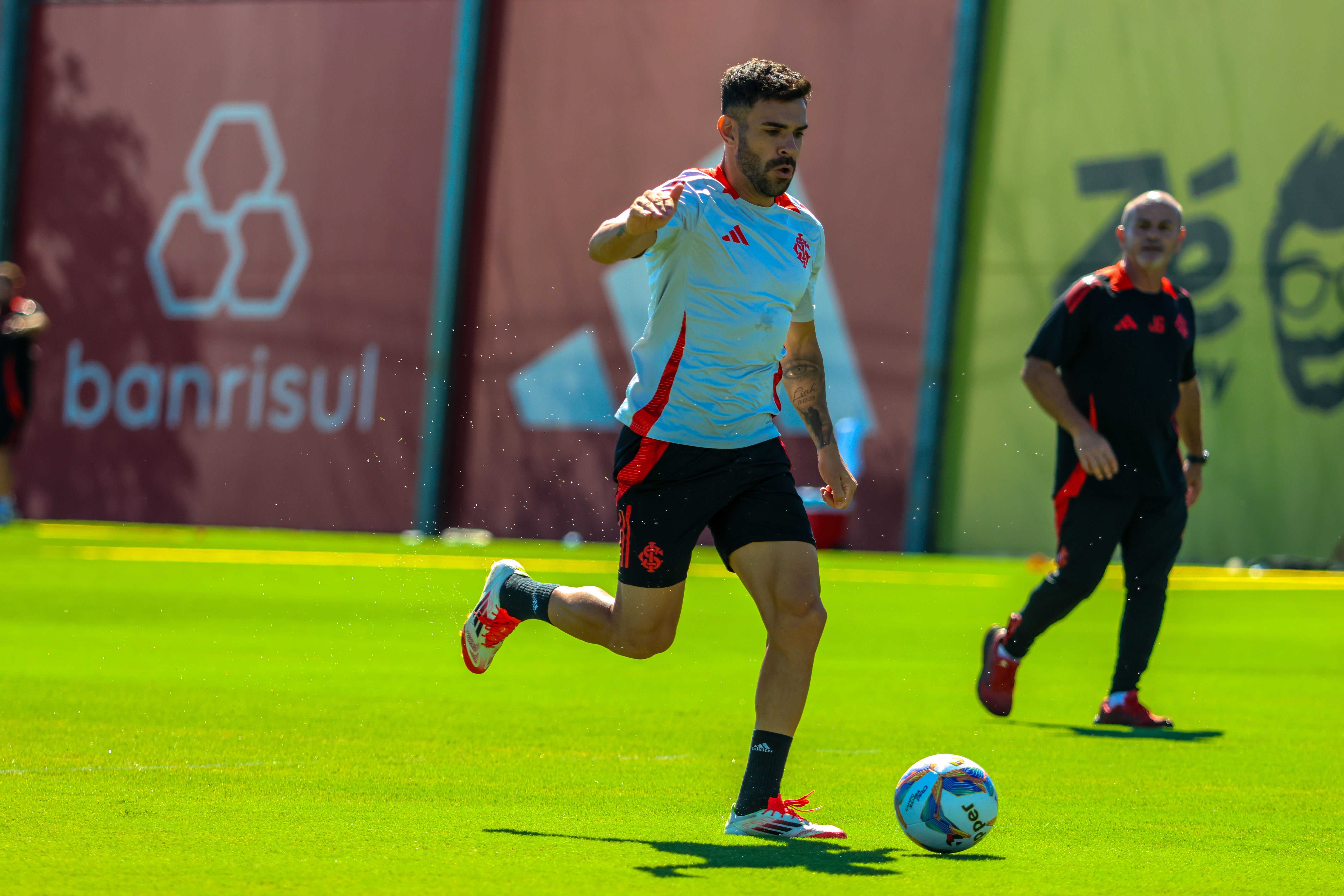 Penúltimo treino antes da final no Beira-Rio