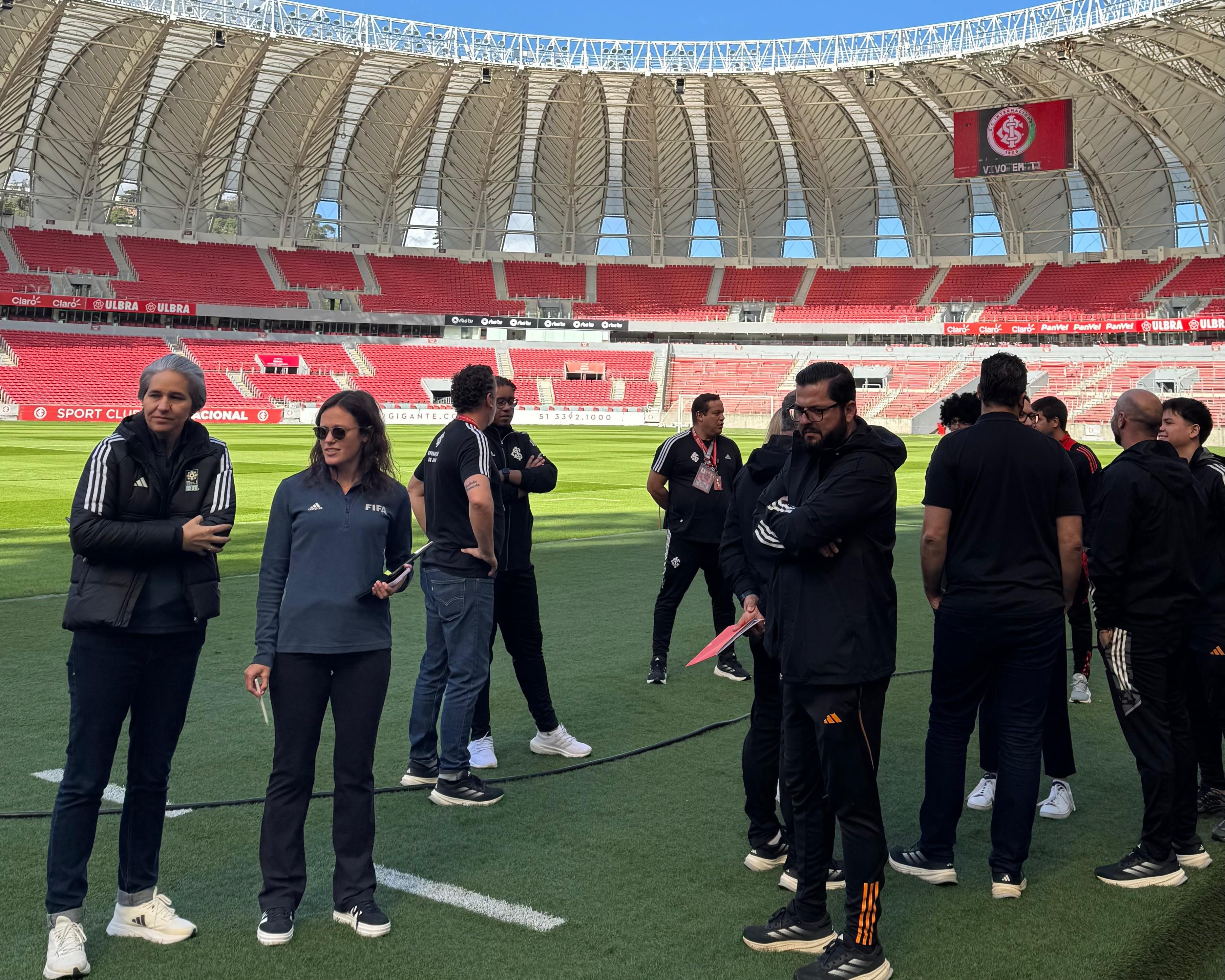 FIFA faz visita técnica ao Beira-Rio para Copa do Mundo Feminina da FIFA 2027