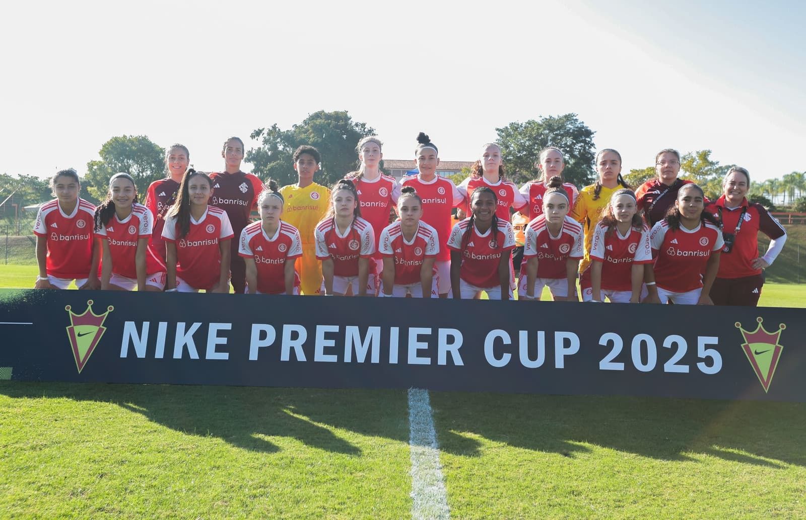 Sub-15 das Gurias Coloradas estreia com vitória na Nike Premier Cup