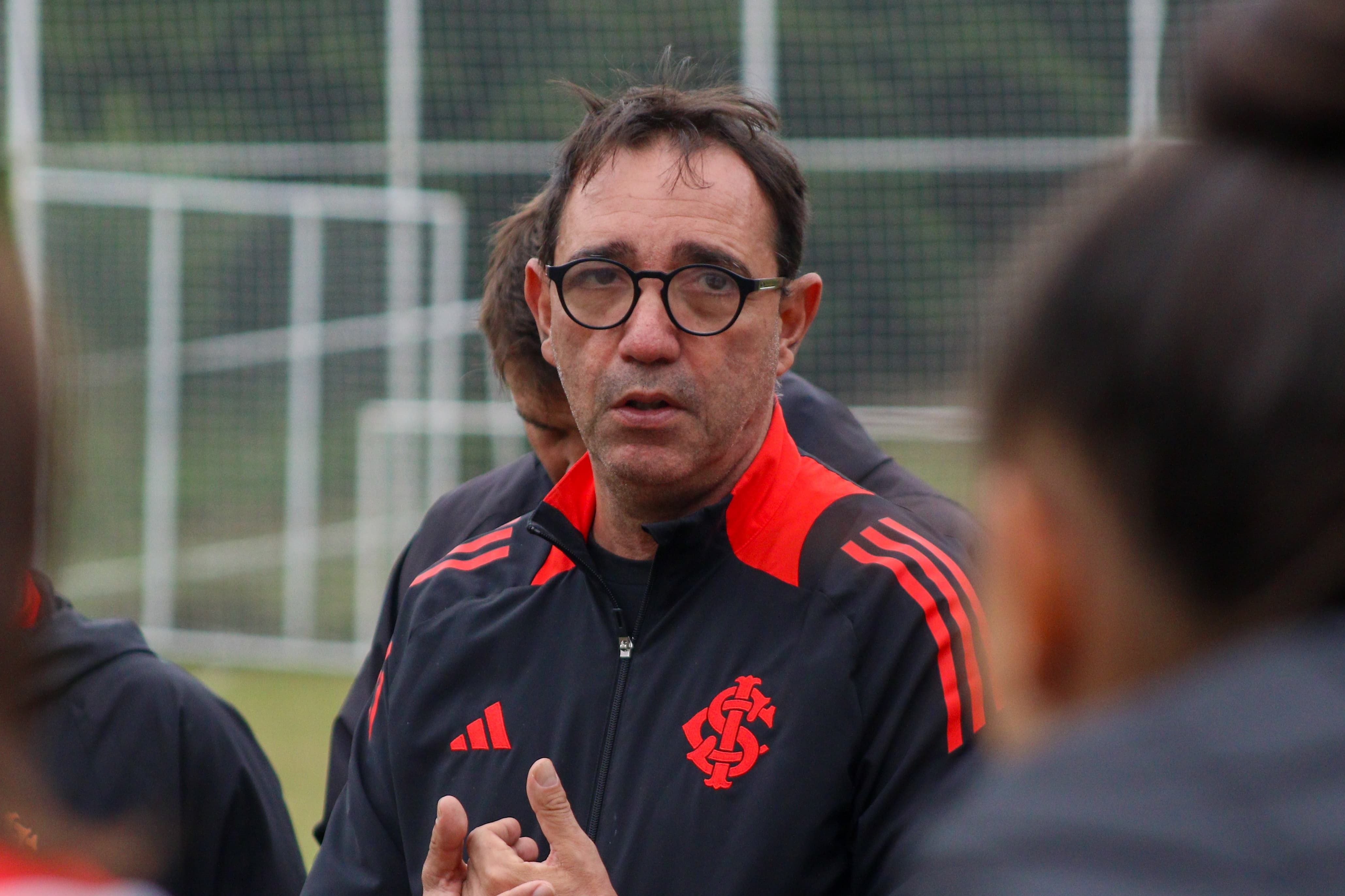Gurias Coloradas encerram preparação para enfrentar o Corinthians