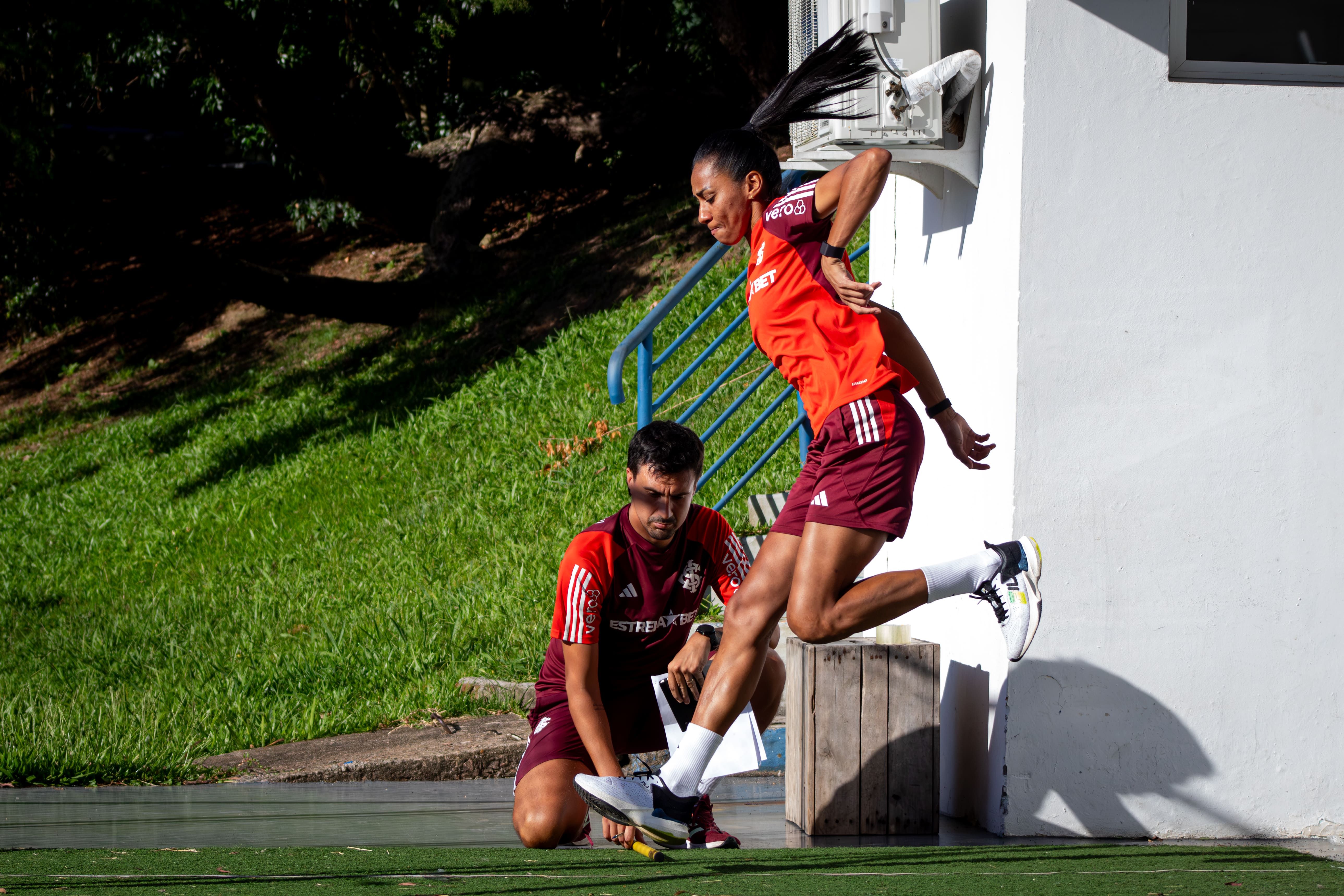 Gurias Coloradas dão sequência à pré-temporada com avaliações no SESC