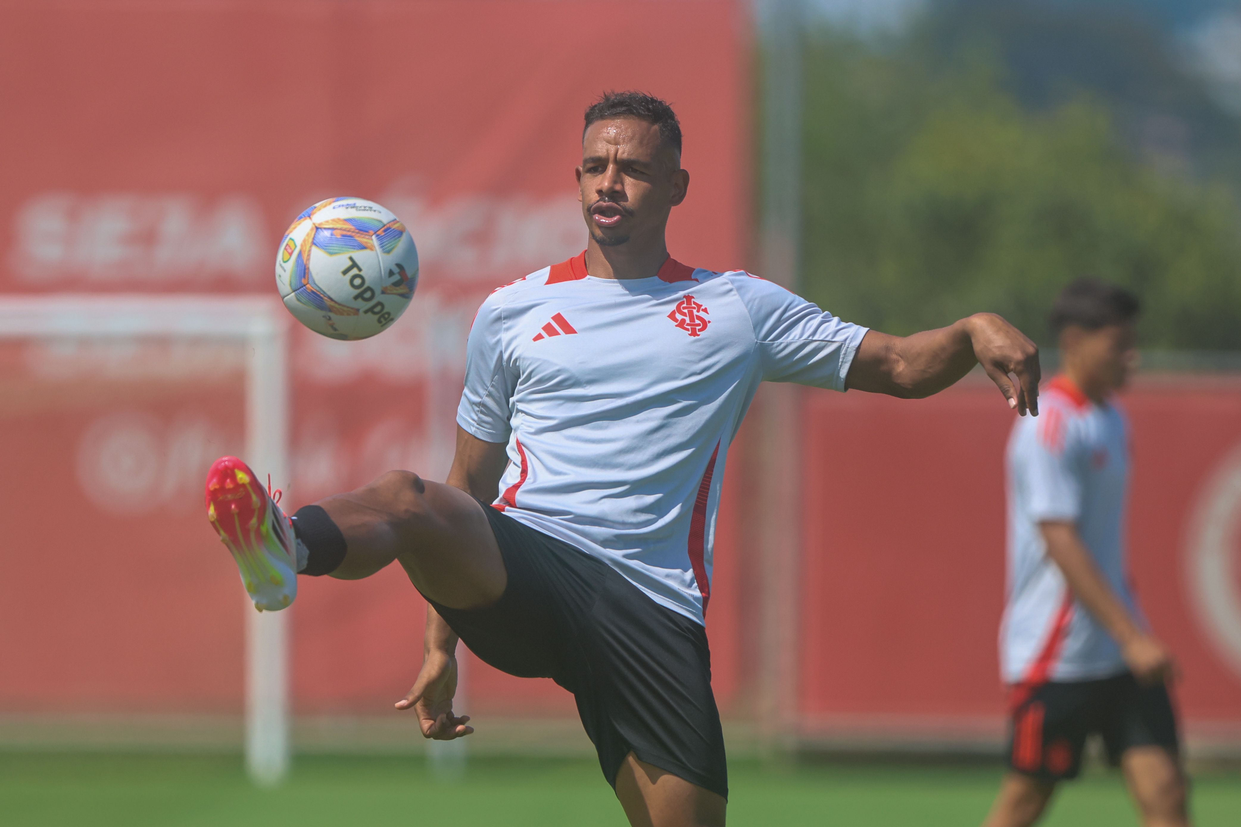 Penúltimo treino antes do duelo com Caxias