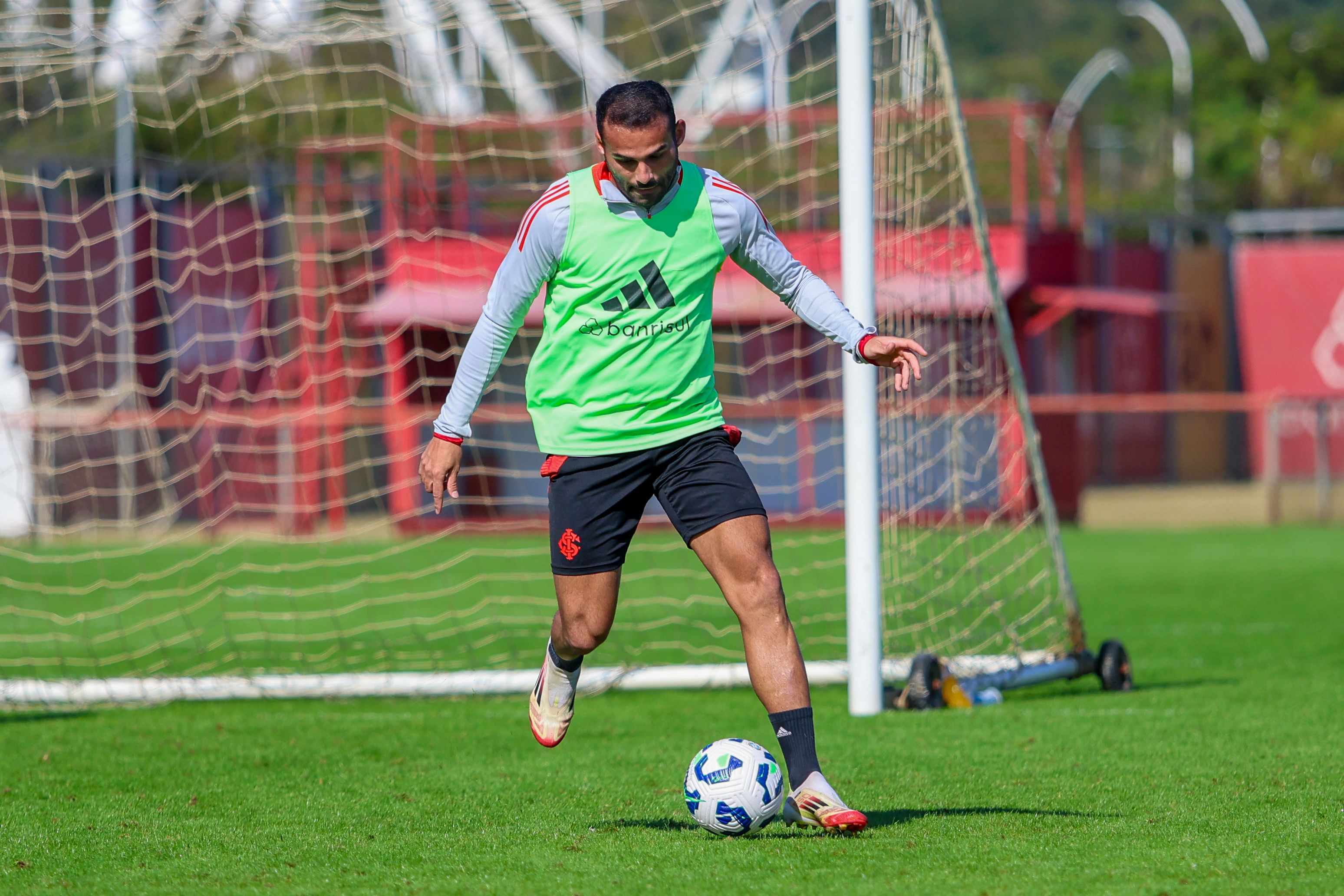 Colorado trabalha com foco no duelo do Atlético-MG