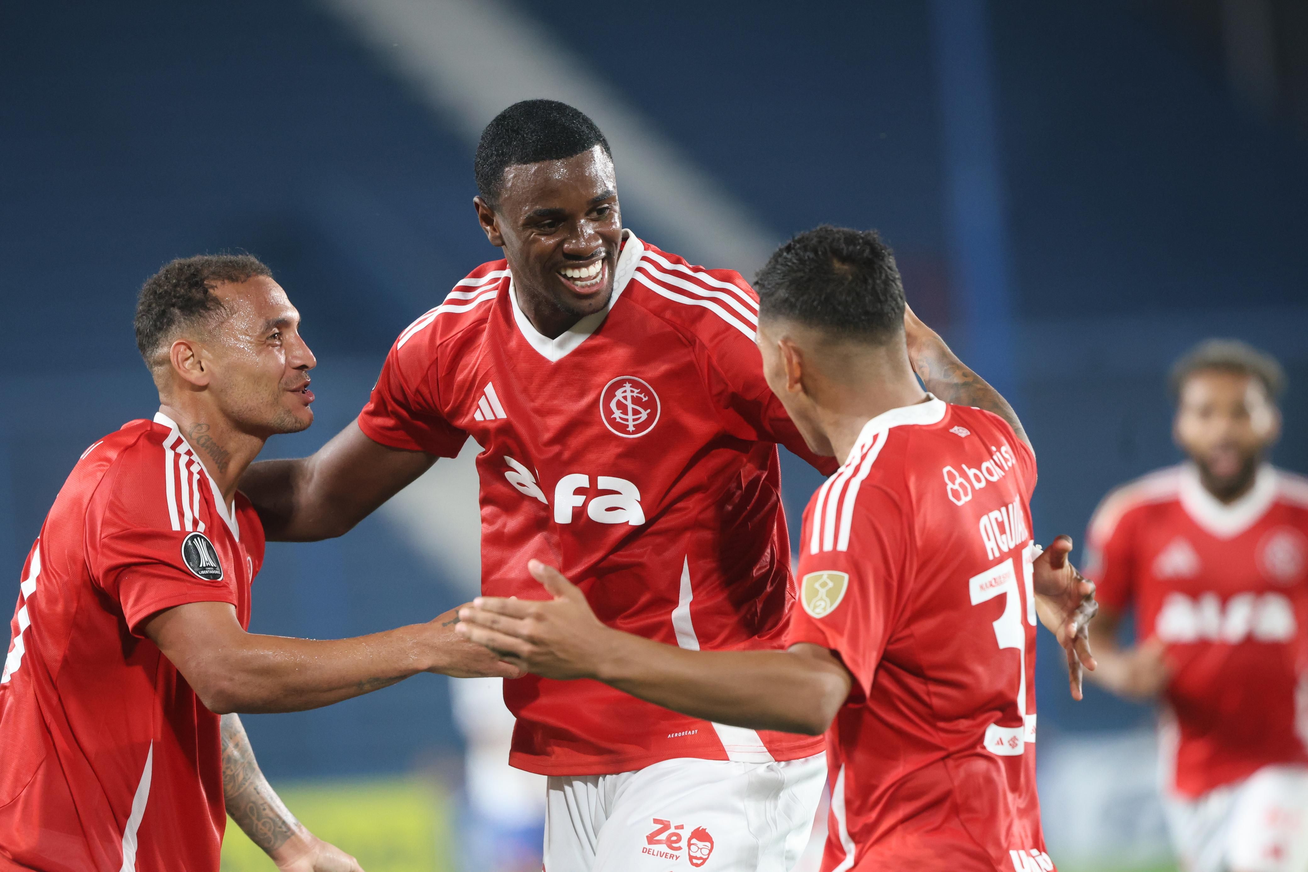 Inter vence o Nacional em Montevidéu