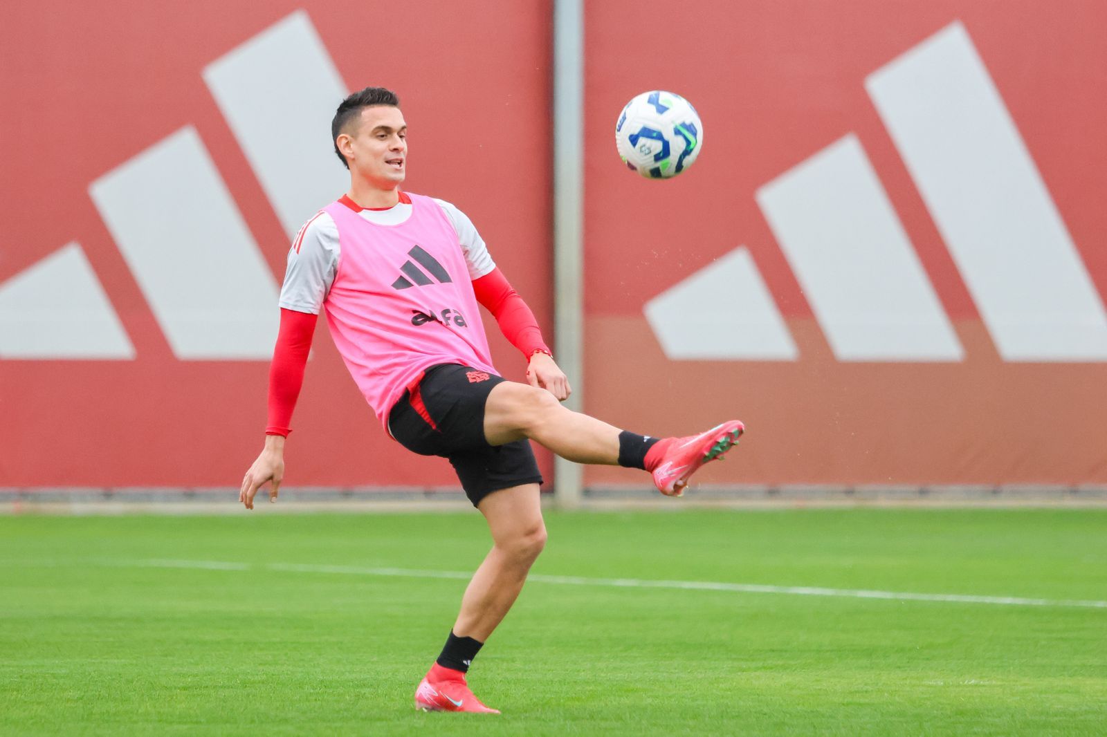 Colorado duela com o Vasco pelo Brasileirão